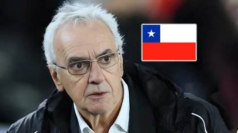 Jorge Fossati y la bandera de Chile.