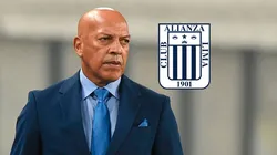 Roberto Mosquera y el escudo de Alianza Lima.