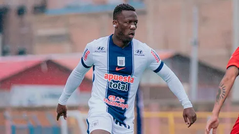 Luis Advíncula jugando en Alianza Lima. (Foto: Alianza Lima)