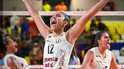 Jugadoras de Universitario celebrando.