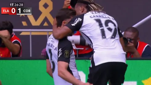 El abrazo de André Carrillo a Gabriel Paulista, autor del gol del 1-0.
