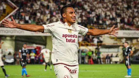 Álex Valera celebrando su gol ante ADT.