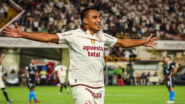 Álex Valera celebrando su gol ante ADT.