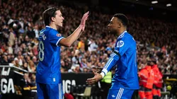 Álvaro Carreras y Kylian Mbappé celebrando en el Estadio de Mestalla.