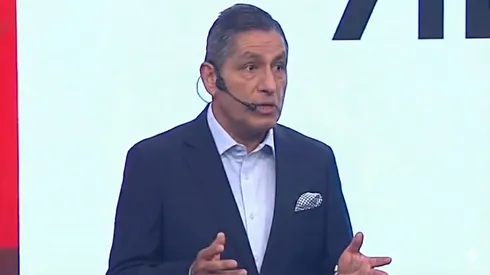 Winston Reátegui, durante su columna en el programa AL L1MITE de L1MAX.
