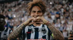 Paolo Guerrero festeja su gol contra Comerciantes Unidos.