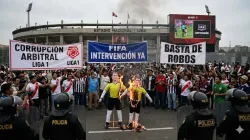 FIFA podría meterse en la Liga 1 tras denuncia por arbitrajes.