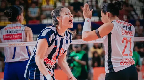 Jugadoras de Alianza Lima celebrando.