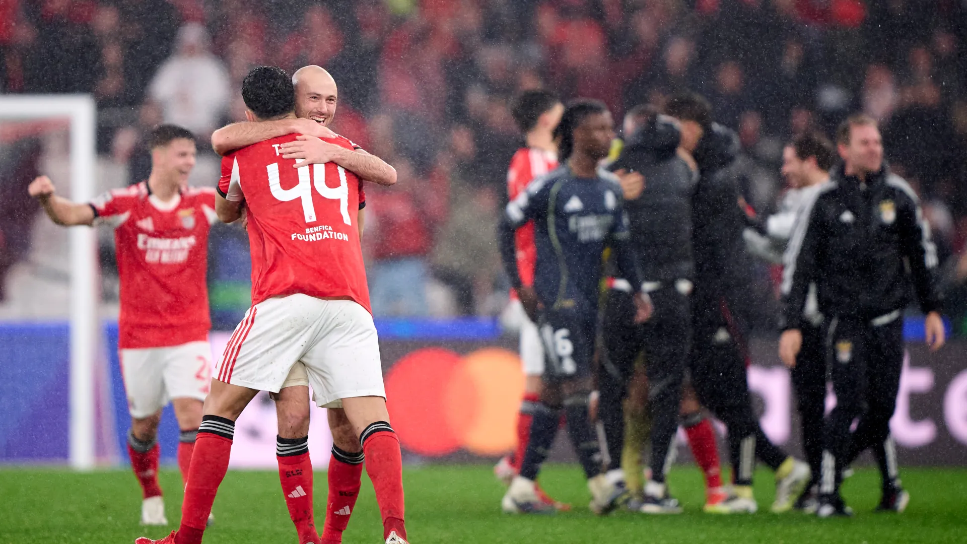 Benfica festejó en el último partido entre ambos en Portugal (Getty Images).