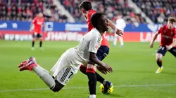 Real Madrid perdió ante Osasuna y le dejó servida la cima de LaLiga al Barcelona.