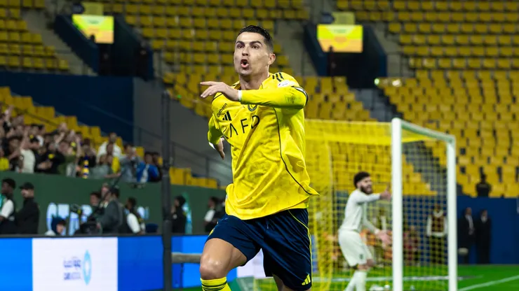 Cristiano Ronaldo y su festejo en uno de los goles ante Al Hazm.