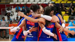 Jugadoras de Géminis celebrando.