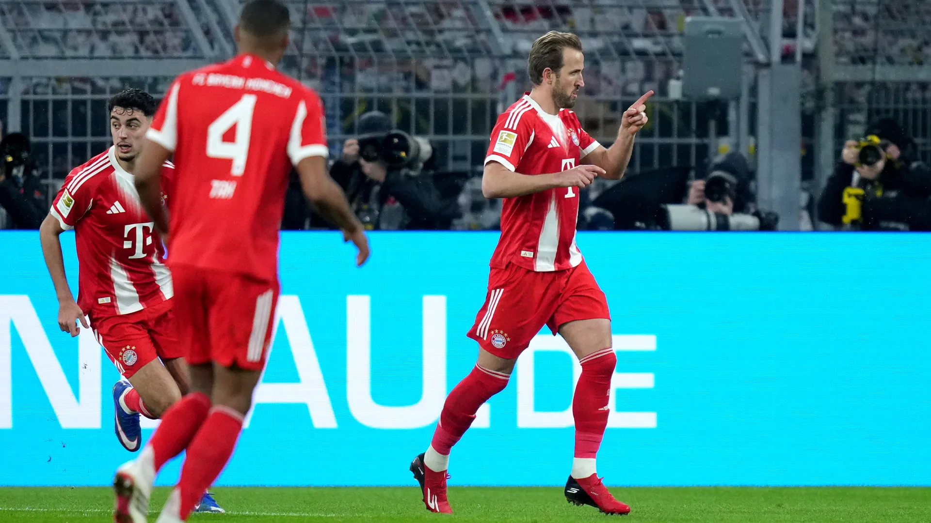 Harry Kane anotó doblete en Der Klassiker.