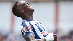 Luis Advíncula renegando.