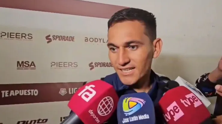 Jairo Vélez, volante de Alianza Lima.