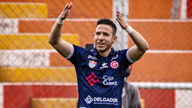 Adrián Ugarriza con camiseta de Deportivo Garcilaso.