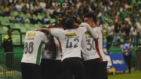 Jugadores de Once Caldas celebrando hoy ante Deportivo Cali.