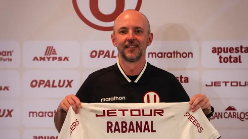 Universitario toma una decisión radical sobre Javier Rabanal.