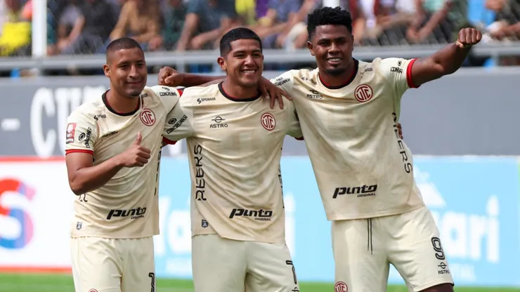UTC festeja su triunfo sobre Comerciantes Unidos.