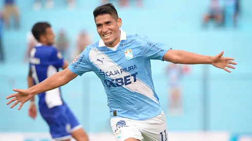 Irven Ávila festeja su gol contra Alianza Atlético.