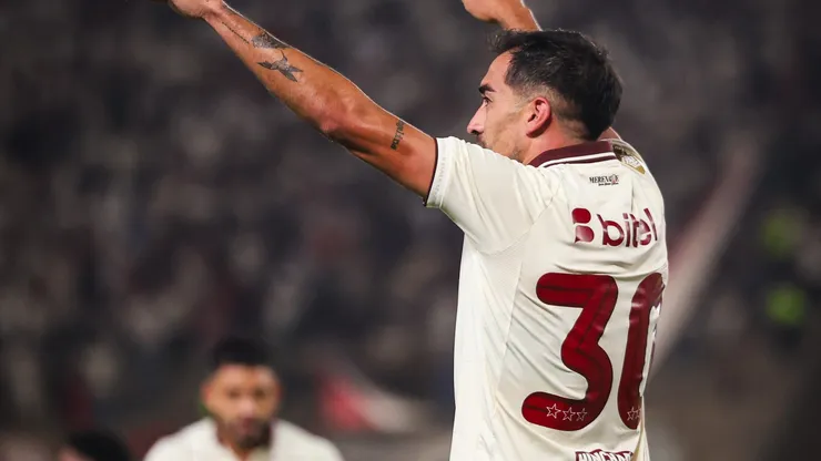 Lisandro Alzugaray celebrando.