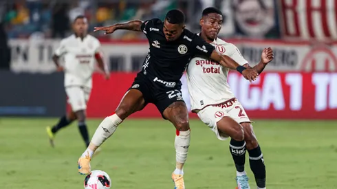 Universitario vs. UTC por el Torneo Apertura 2026.