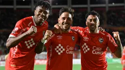 Jugadores de Cienciano celebrando.