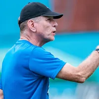 Erick Delgado sale en defensa de Paulo Autuori y lo resalta en una palabra