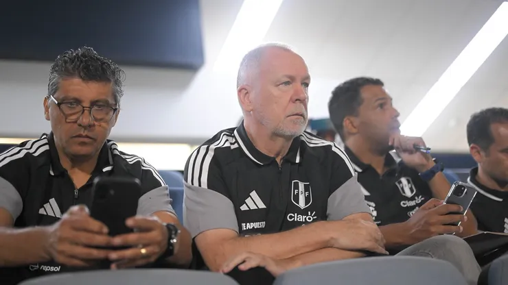 Mano Menezes en la Selección Peruana.