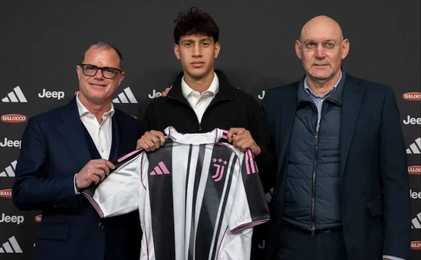 Franco Giambavicchio firma su primer contrato profesional (Foto: Juventus).