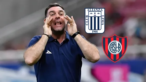 Pablo Guede con los escudos de Alianza Lima y San Lorenzo.