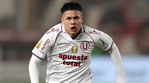 Jairo Concha jugando en Universitario.