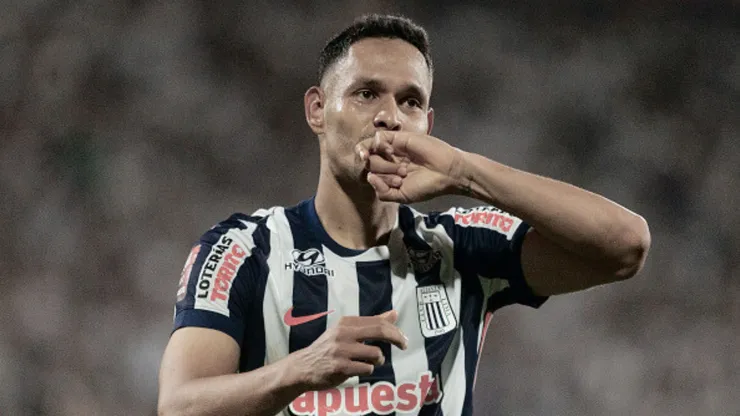 Renzo Garcés, defensor de Alianza Lima.