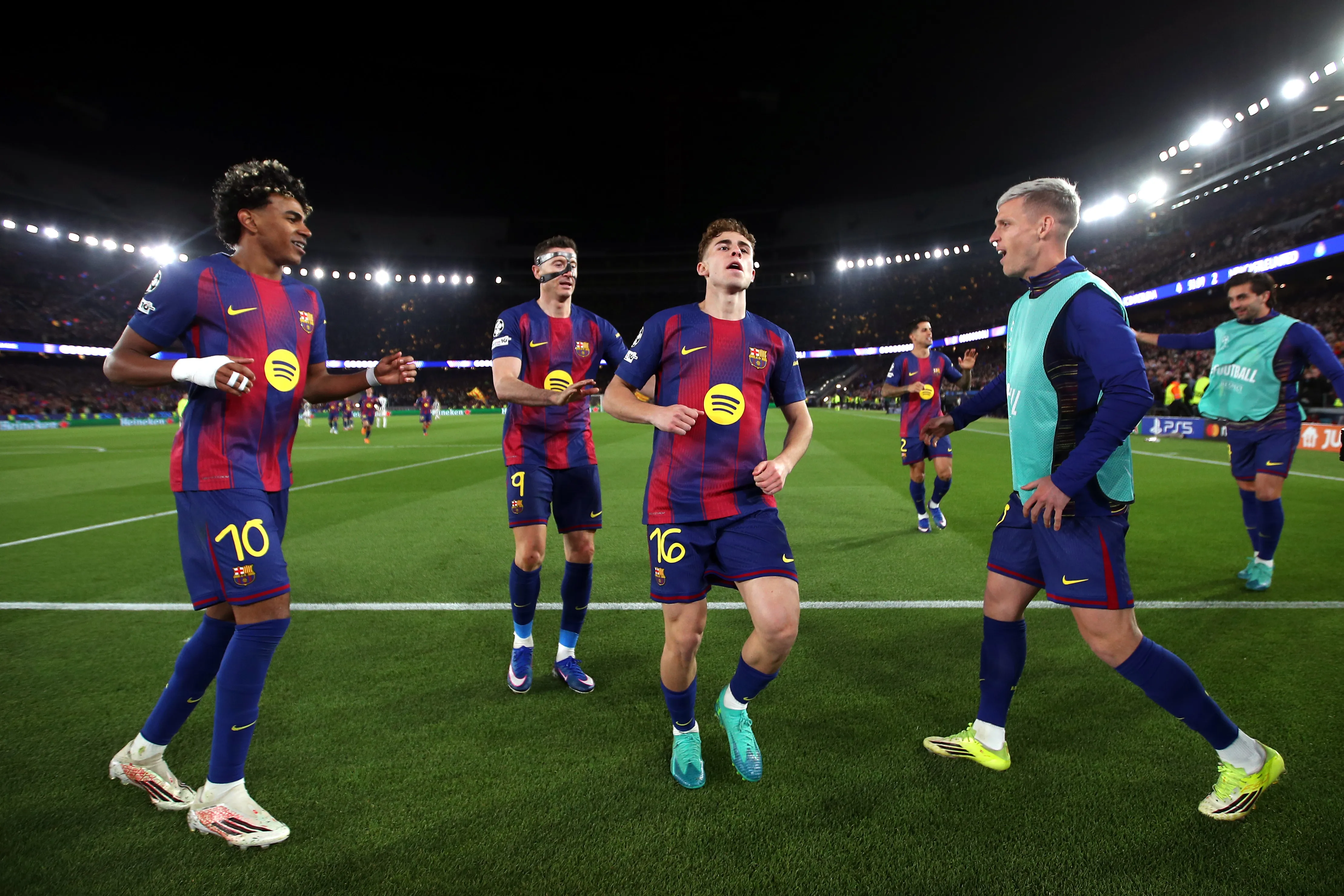 Barcelona celebrando ante Newcastle (Foto: Getty).
