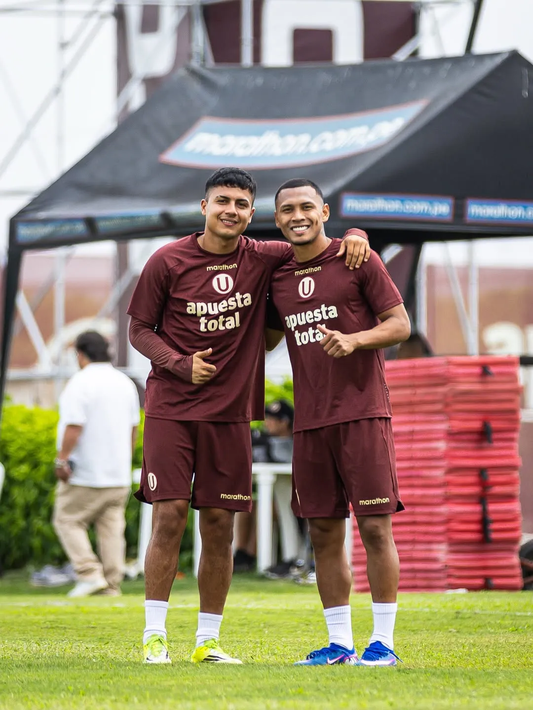 Jairo Concha y Bryan Reyna en un entrenamiento en Universitario. (Foto: Instagram Universitario)