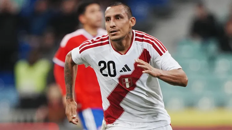 Álex Valera anotó un gol de penal en el último amistoso ante Chile.
