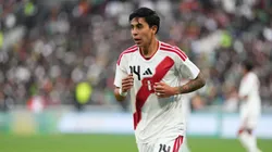 Adrián Quiroz, volante de Perú.