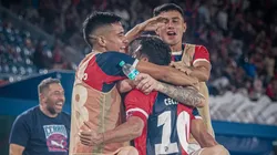 Jugadores de Cerro Porteño celebrando.