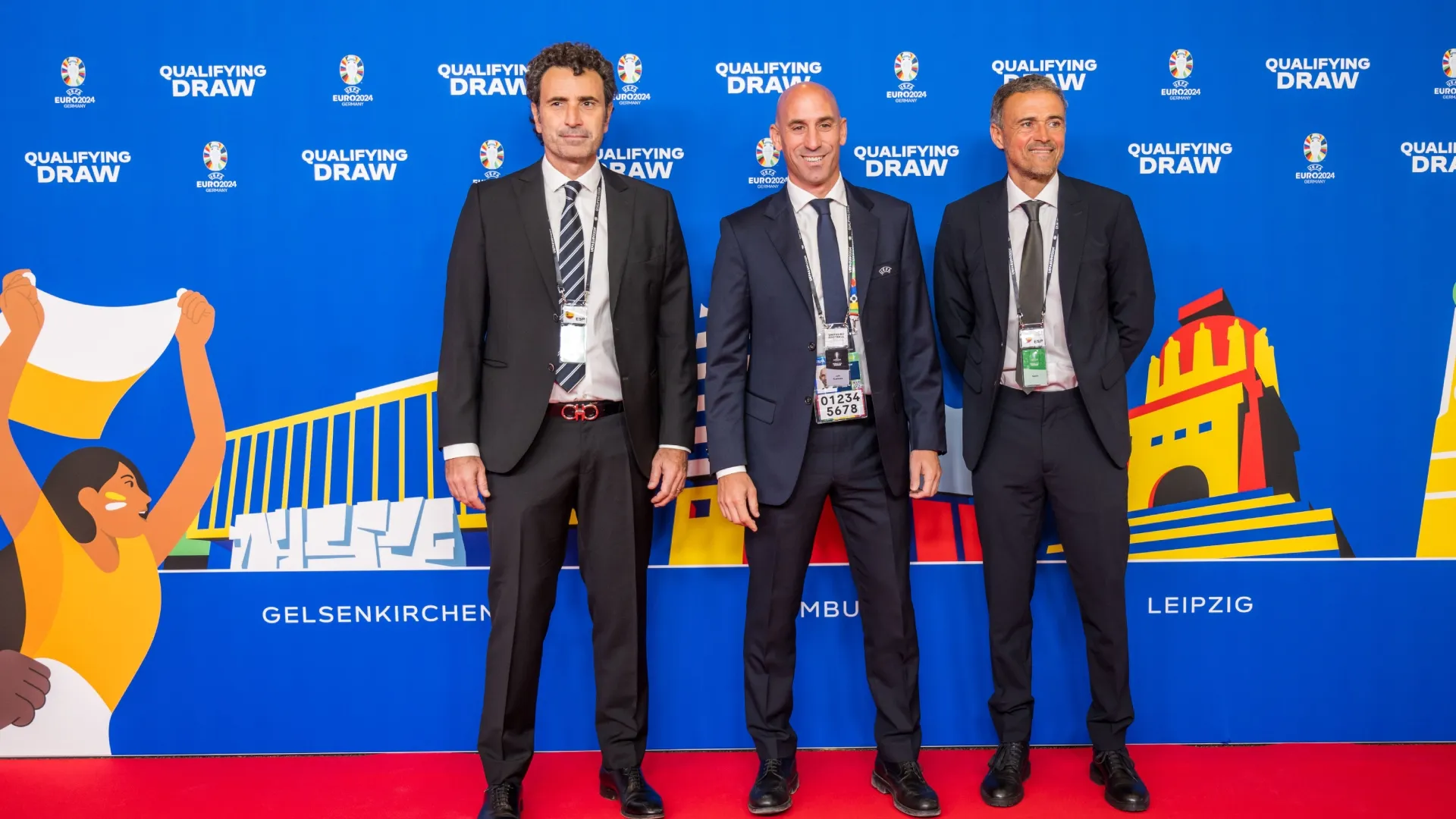 Molina, junto a Luis Rubiales, expresidente de RFEF, y el entrenador de España, Luis Enrique, en 2022 (Getty Images).