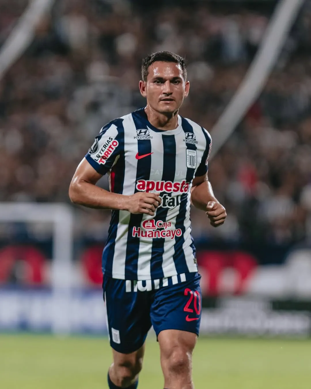 Jairo Vélez jugando en Alianza Lima. (Foto: Liga 1)