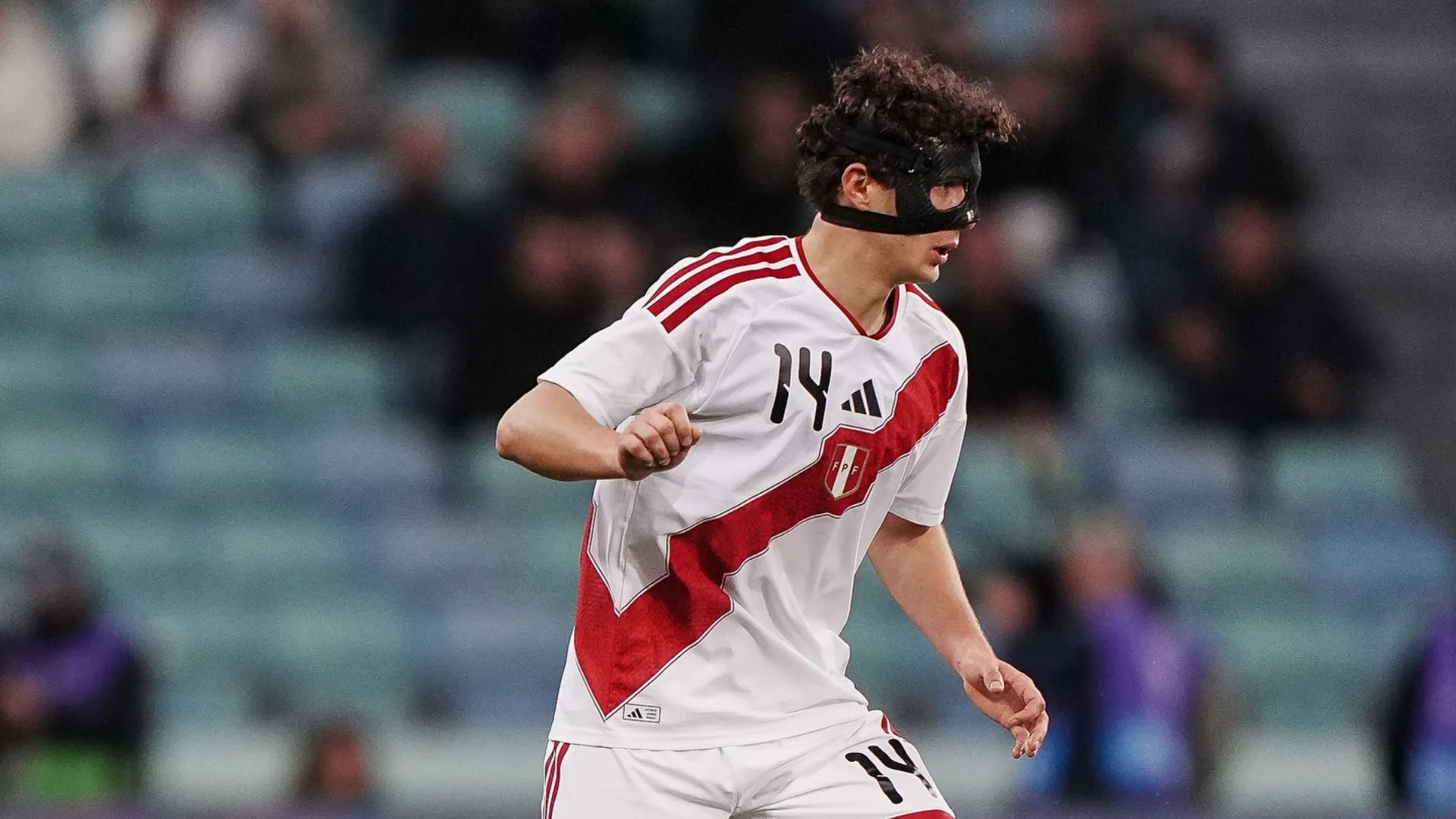 Fabio Grüber, en sus minutos con la Selección Peruana (Instagram @labicolor).