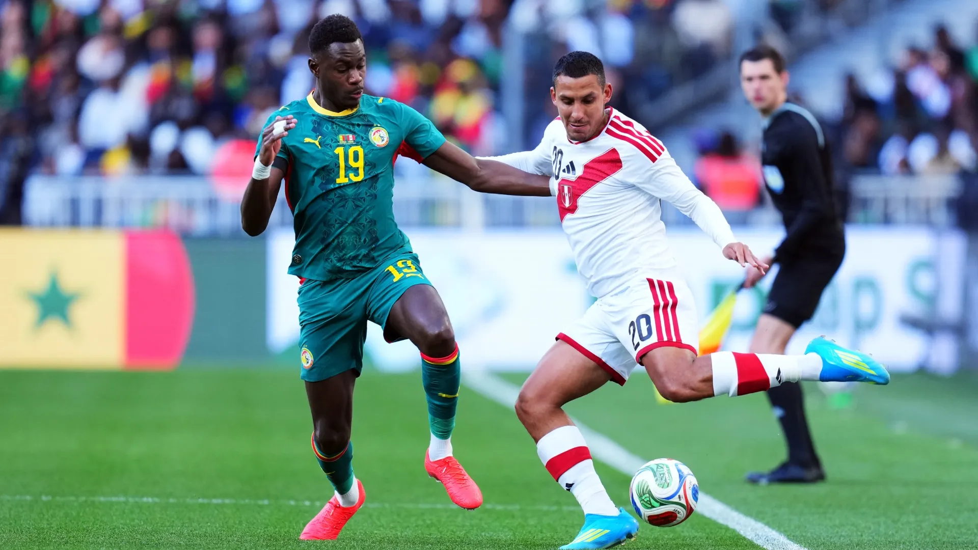 Álex Valera, en el partido ante Senegal de marzo (Getty Images).