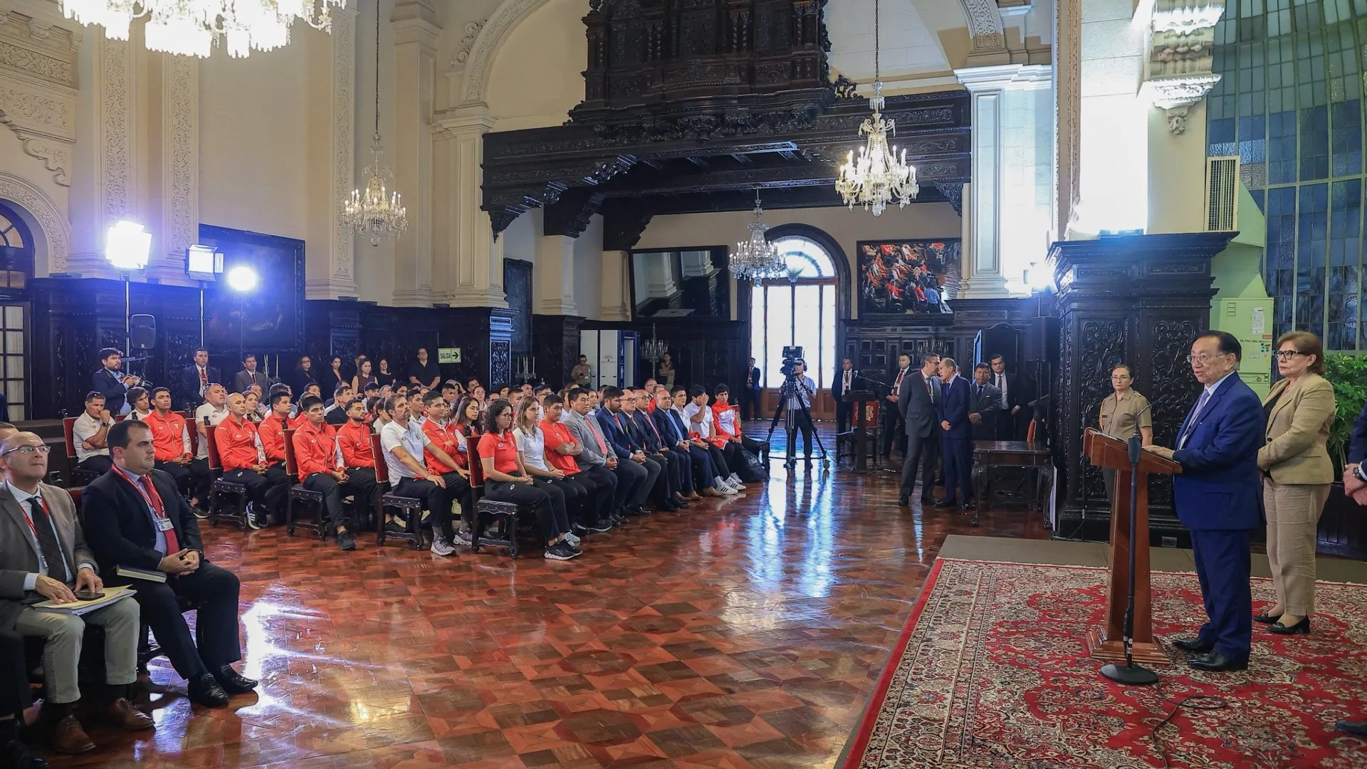 Así fue el acto de Gobierno en homenaje a los atletas de los Juegos Bolivarianos 2025 (IPD).