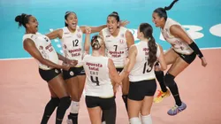 Jugadoras de Universitario celebrando.