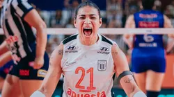 Esmeralda Sánchez celebrando.