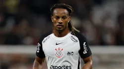 André Carrillo atraviesa un momento delicado en Corinthians.