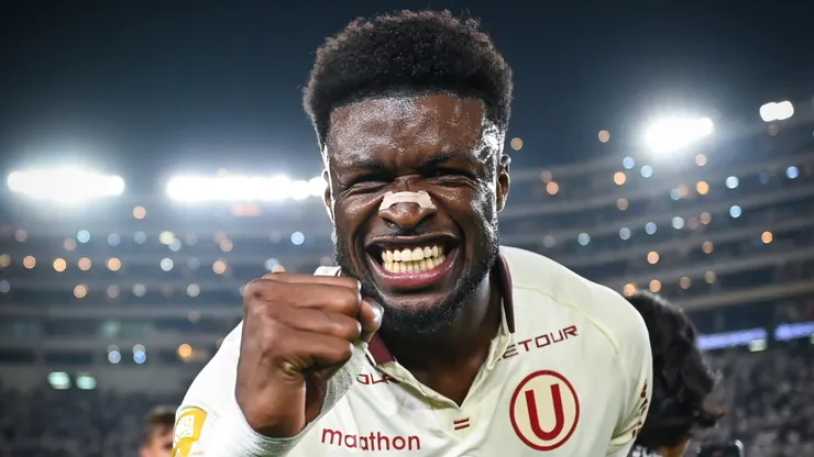 Sekou Gassama celebrando.