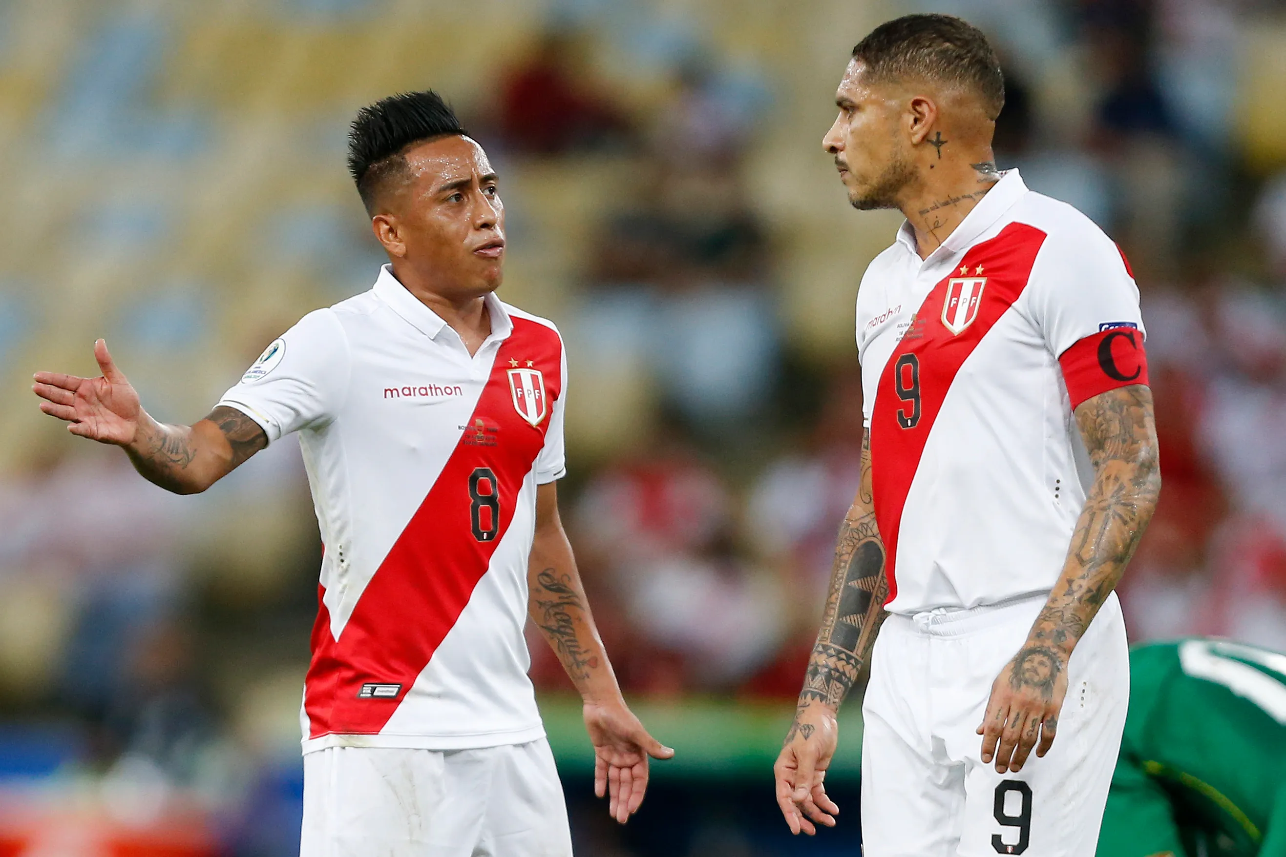 Christian Cueva y Paolo Guerrero durante el partido entre Perú vs. Bolivia en el estadio Maracaná y por la Copa América Brasil 2019. (Foto: Getty Images)