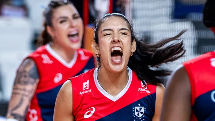 Jugadoras de San Martín celebrando.