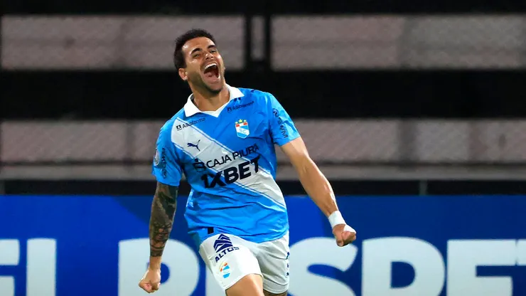 Felipe Vizeu festeja su gol ante Cerro Porteño por la Copa Libertadores.
